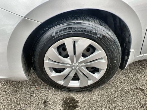 Used 2020 Nissan Versa S image 12