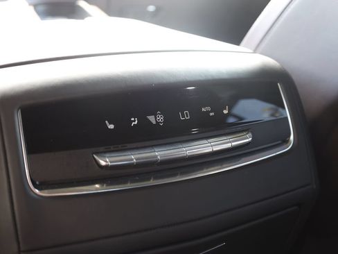 Used 2021 Cadillac Escalade Premium Luxury Platinum w/ Heavy-Duty Trailer Package AWD/4WD image 22