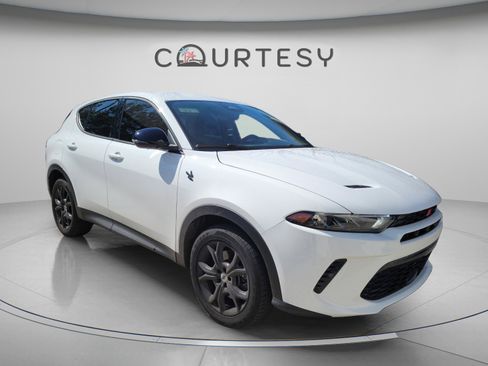 Certified 2025 Dodge Hornet GT w/ GT Blacktop Package AWD/4WD image 4