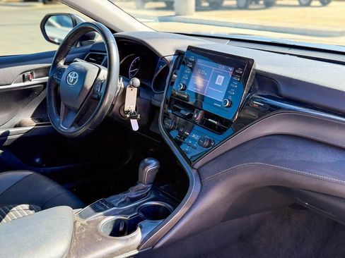 Used 2023 Toyota Camry SE FWD image 8
