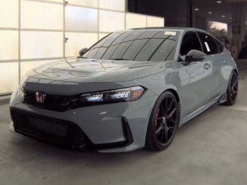 Used 2023 Honda Civic Type R image 2