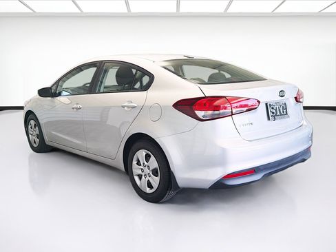 Used 2018 Kia Forte LX image 6