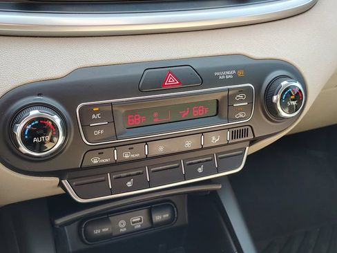 Used 2020 Kia Sorento LX w/ LX I4 Convenience Package AWD/4WD image 19