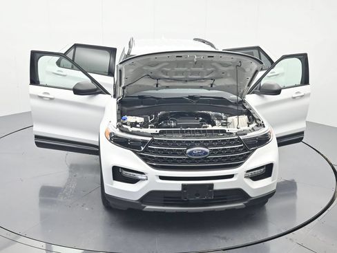 Used 2020 Ford Explorer XLT w/ Equipment Group 202A RWD image 44