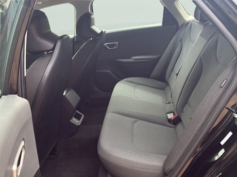 Used 2025 Kia K4 FWD image 23