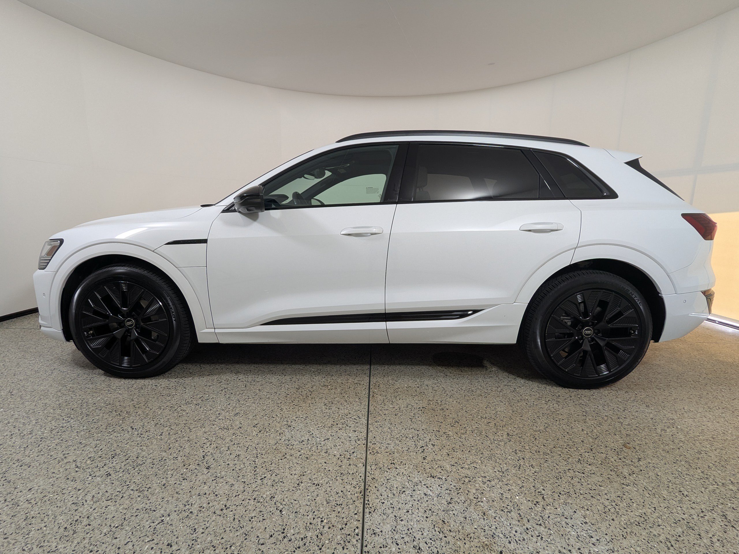 Certified 2024 Audi Q8 e-tron Premium Plus w/ Prestige Package AWD/4WD image 4