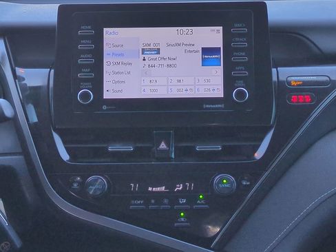 Used 2024 Toyota Camry SE image 17