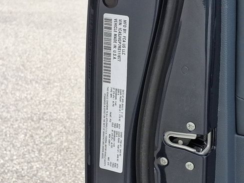 Used 2024 Jeep Grand Wagoneer Series III image 28