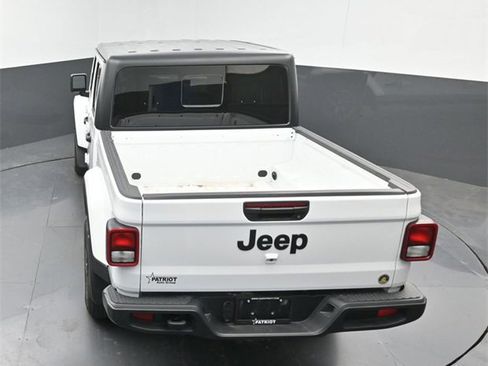 Used 2024 Jeep Gladiator Sport image 32