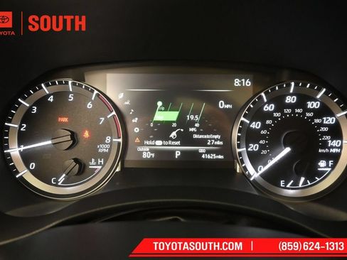 Used 2023 Toyota Highlander XSE AWD/4WD image 12
