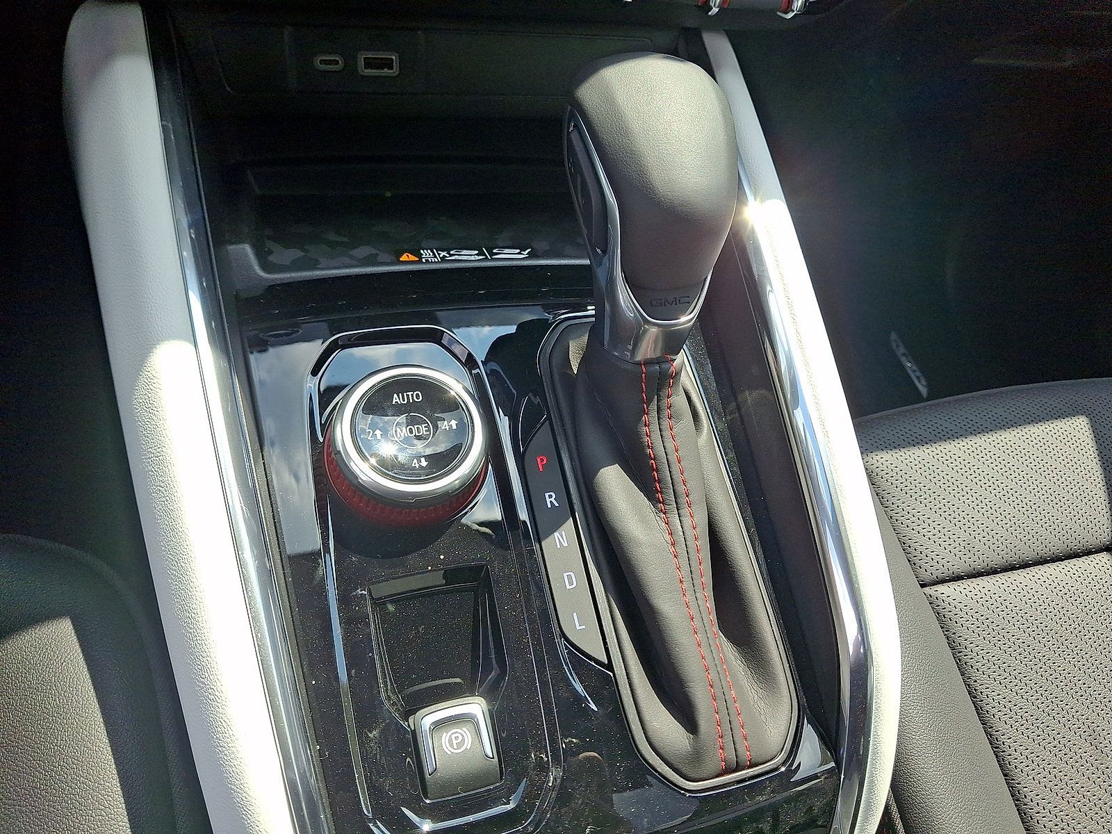 New 2025 GMC Canyon AT4 w/ AT4X Package AWD/4WD image 15