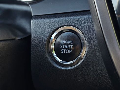 Used 2020 Toyota Camry SE image 33