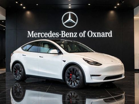 Used 2022 Tesla Model Y Performance AWD/4WD image 1