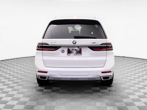 Certified 2025 BMW X7 xDrive40i image 4