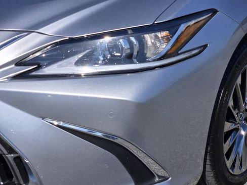 Used 2024 Lexus ES 350 w/ Luxury Package FWD image 8