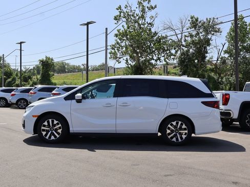 New 2026 Honda Odyssey EX-L image 4