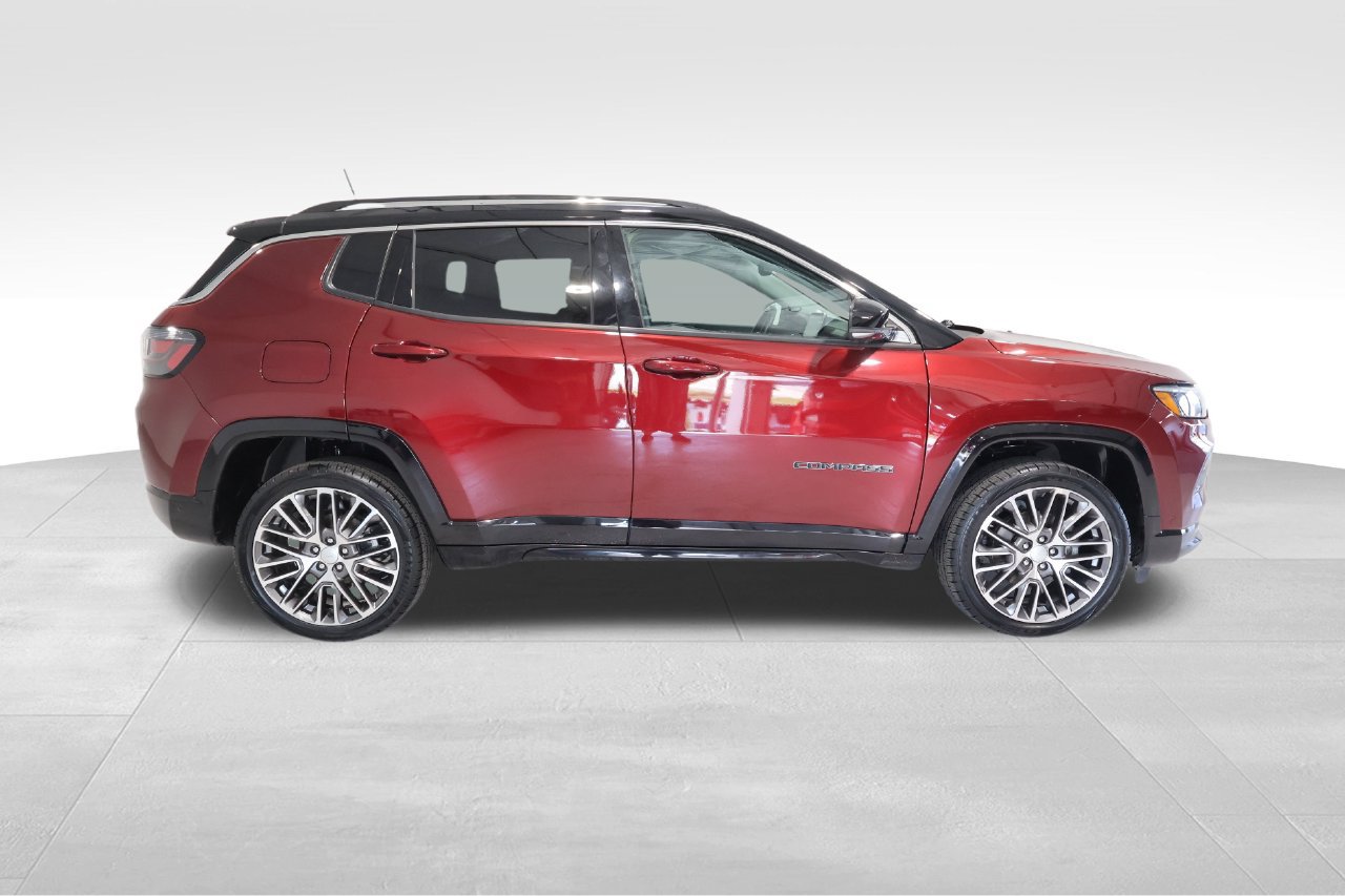 Used 2022 Jeep Compass Limited w/ Elite Group AWD/4WD image 5