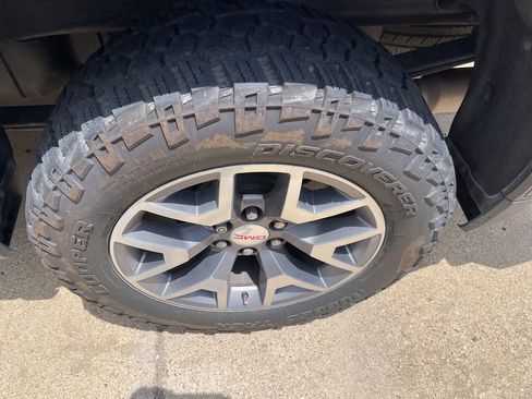 Used 2020 GMC Sierra 1500 AT4 w/ AT4 Premium Package AWD/4WD image 18