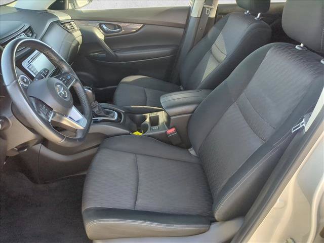 Used 2019 Nissan Rogue SV w/ Premium Package FWD image 15