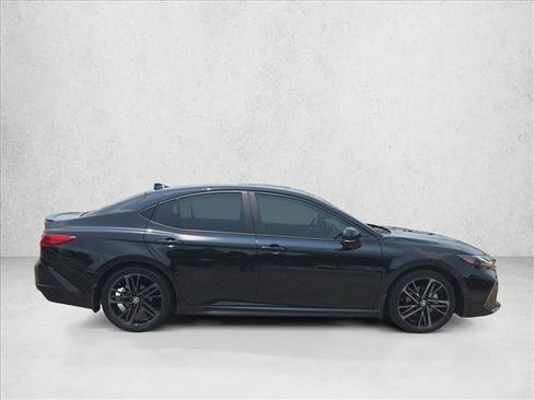Used 2025 Toyota Camry XSE FWD image 4