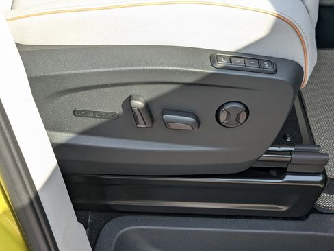 New 2025 Volkswagen ID. Buzz 1st Edition image 37