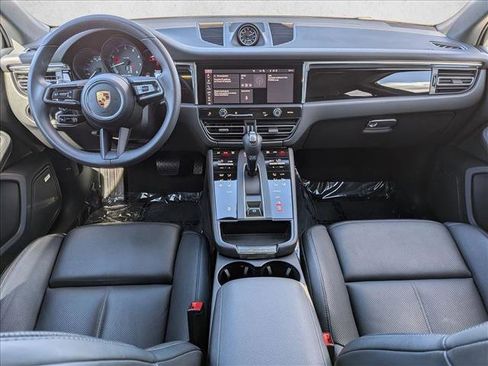 Used 2025 Porsche Macan Turbo image 22