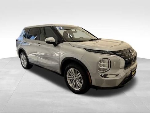 Used 2022 Mitsubishi Outlander ES image 7