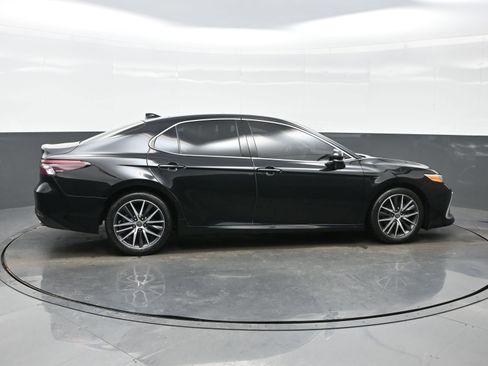 Used 2023 Toyota Camry XLE image 7