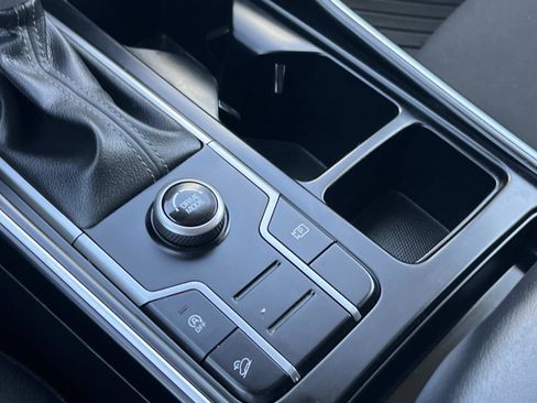 Used 2023 Kia Sorento LX image 19