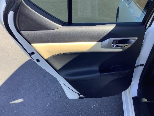 Used 2014 Lexus CT 200h FWD image 26