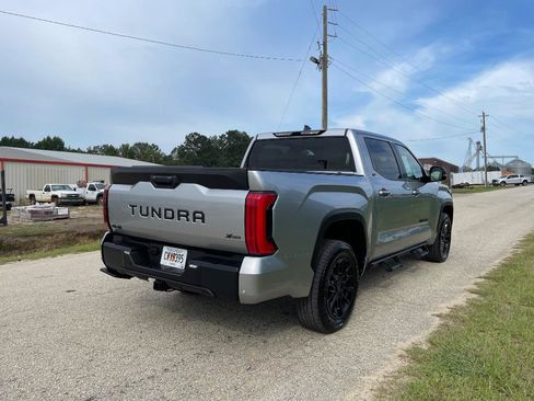 Used 2025 Toyota Tundra SR5 w/ SR5 Premium Package AWD/4WD image 6