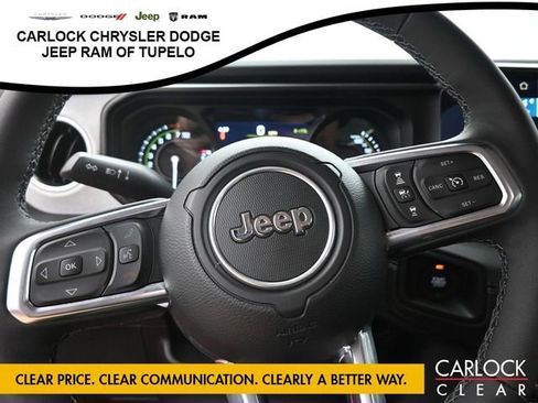 Used 2025 Jeep Wrangler Sahara AWD/4WD image 13