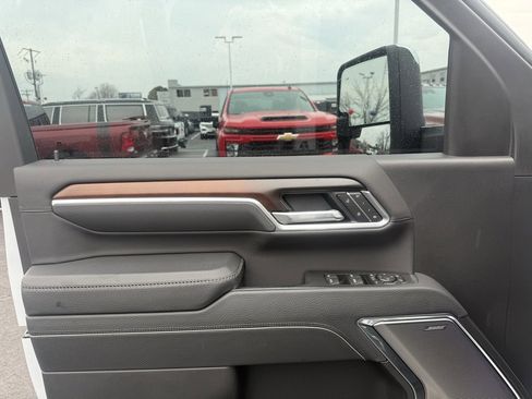 Used 2025 GMC Sierra 2500 Denali w/ Denali Reserve Package image 19
