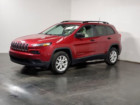 Used 2016 Jeep Cherokee Sport image 5