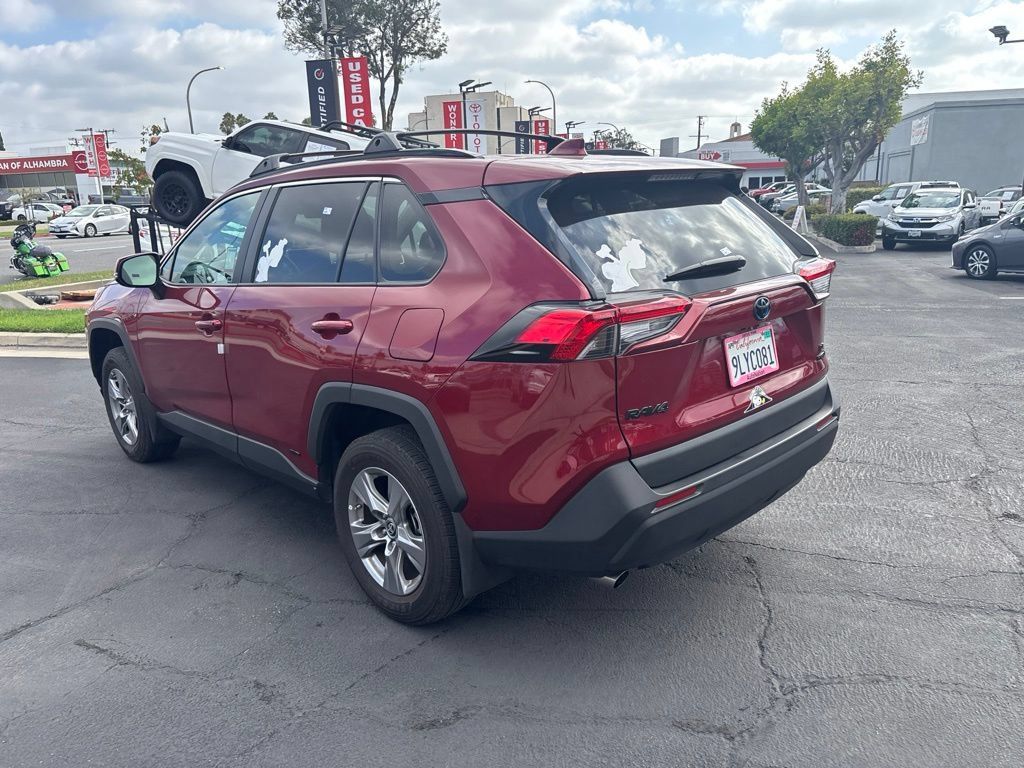 Used 2024 Toyota RAV4 LE AWD/4WD image 6