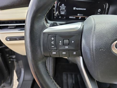 Used 2023 INFINITI QX60 Sensory w/ Vision Package AWD/4WD image 17