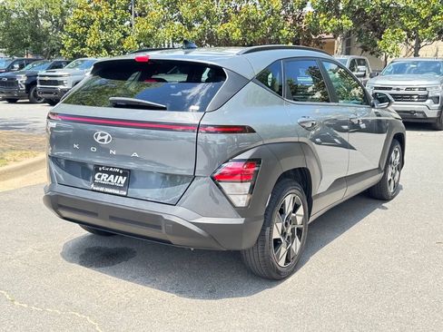 Used 2025 Hyundai Kona SEL FWD image 8