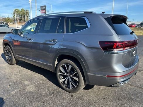 Certified 2024 Volkswagen Atlas SEL Premium R-Line image 11