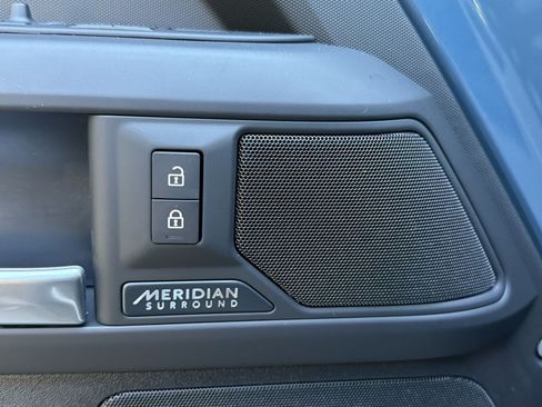 New 2026 Land Rover Defender 110 X-Dynamic SE AWD/4WD image 23