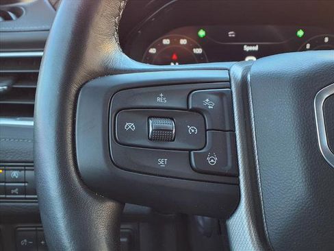 Used 2024 GMC Yukon XL Denali w/ Denali Reserve Package image 11