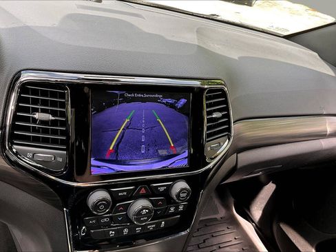 Used 2019 Jeep Grand Cherokee Altitude AWD/4WD image 37