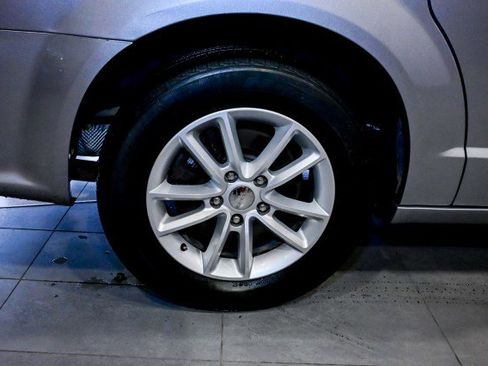 Used 2019 Dodge Grand Caravan SXT w/ Rear Park Assist Package image 39