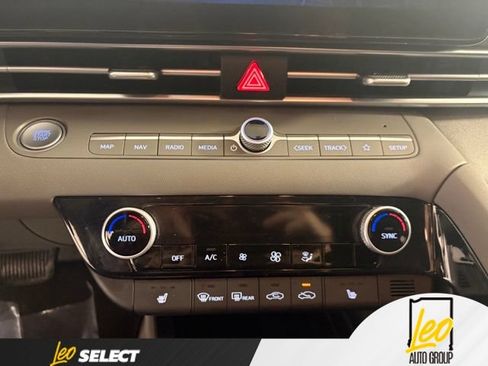 Used 2023 Hyundai Elantra SEL w/ Convenience Package FWD image 13
