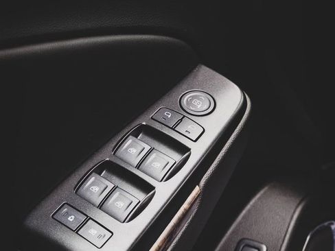 Used 2017 Chevrolet Tahoe LT AWD/4WD image 18