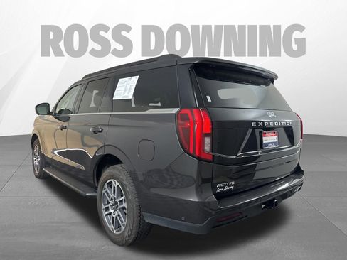 Used 2025 Ford Expedition Active AWD/4WD image 6