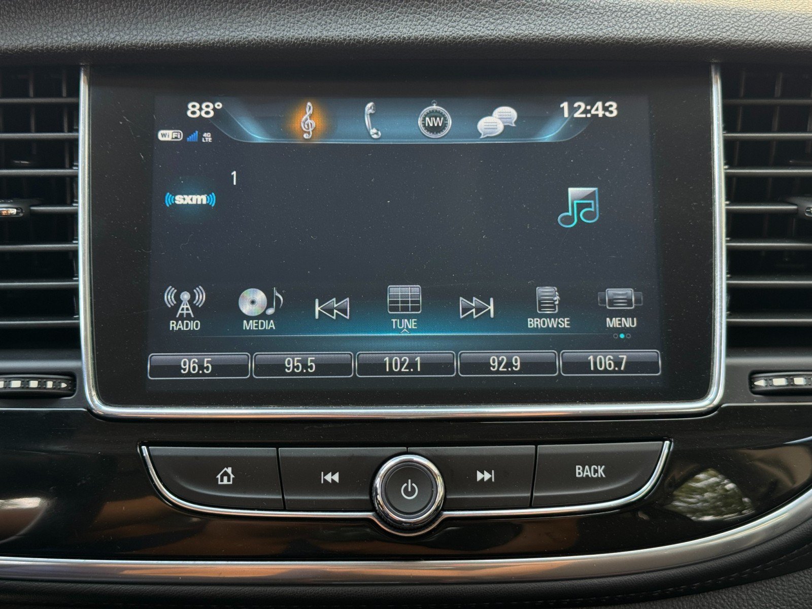 Used 2020 Buick Encore Preferred w/ Safety Package FWD image 25