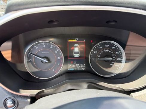 Used 2021 Subaru Crosstrek 2.5i Limited AWD/4WD image 6