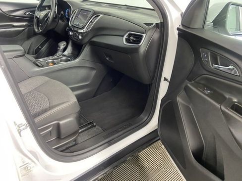 Used 2024 Chevrolet Equinox LT image 11