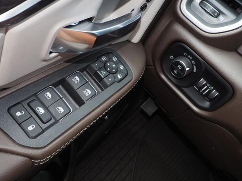 New 2025 RAM 2500 Laramie image 34