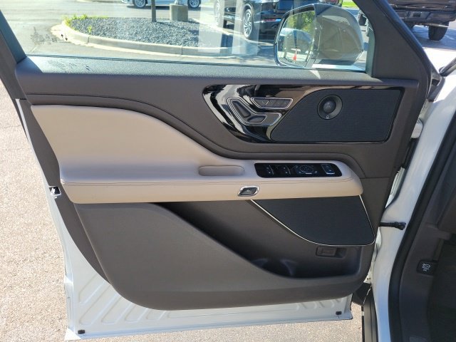 Certified 2023 Lincoln Aviator Reserve w/ Elements Package Plus AWD/4WD image 19